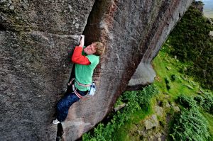 Goliath (E5 6a) @ Burbage South - Pete Whittaker giving crack masterclass